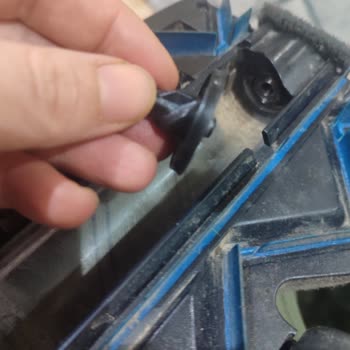 Philips SpeedPro Max Süpürge Başlığı Sürekli Kırılıyor, Garanti Kapsamı Dışında Ücret Talep Ediliyor