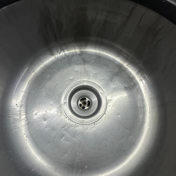 Miss Kireç Çözücü Lavabo Yüzeyine Zarar Verdi!