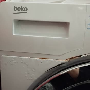 Kurutmalı Çamaşır Makinesindeki Pas Ve Koku Sorunu İçin Ücretsiz Değişim Talebi