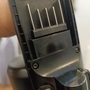 Philips Şarj Portundaki Temassızlık Nedeniyle Süpürge Sürekli Kapanıyor