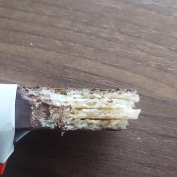 Torku Çikolatalı Gofret İçinde Krema Yok