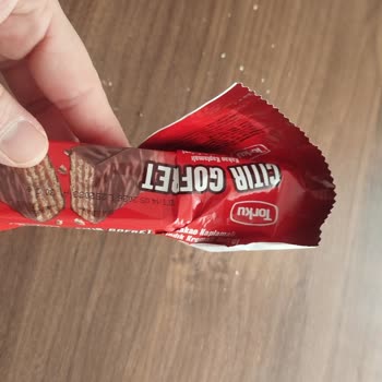 Torku Çikolatalı Gofret İçinde Krema Yok