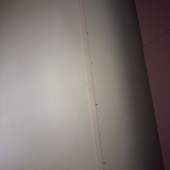 Çilek Mobilya Bebek Karyolasındaki Çivilerin Dışarıda Olması ve Çözüm Sağlanmaması