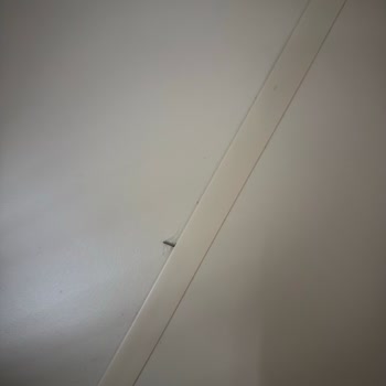 Çilek Mobilya Bebek Karyolasındaki Çivilerin Dışarıda Olması ve Çözüm Sağlanmaması