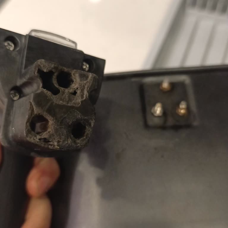 Arzum Airtasty XL Airfryer Sapı Kırıldı, Garanti Kapsamında Acil Değişim Talebi!