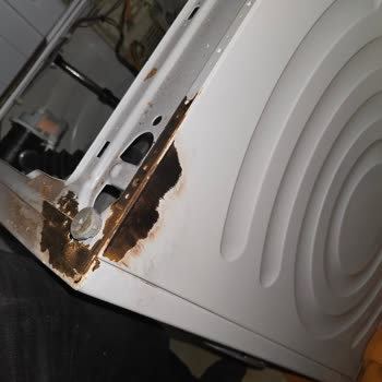 Bosch Çamaşır Makinesi Alt Çürümesi Ücretsiz Parça Değişimi Talebi