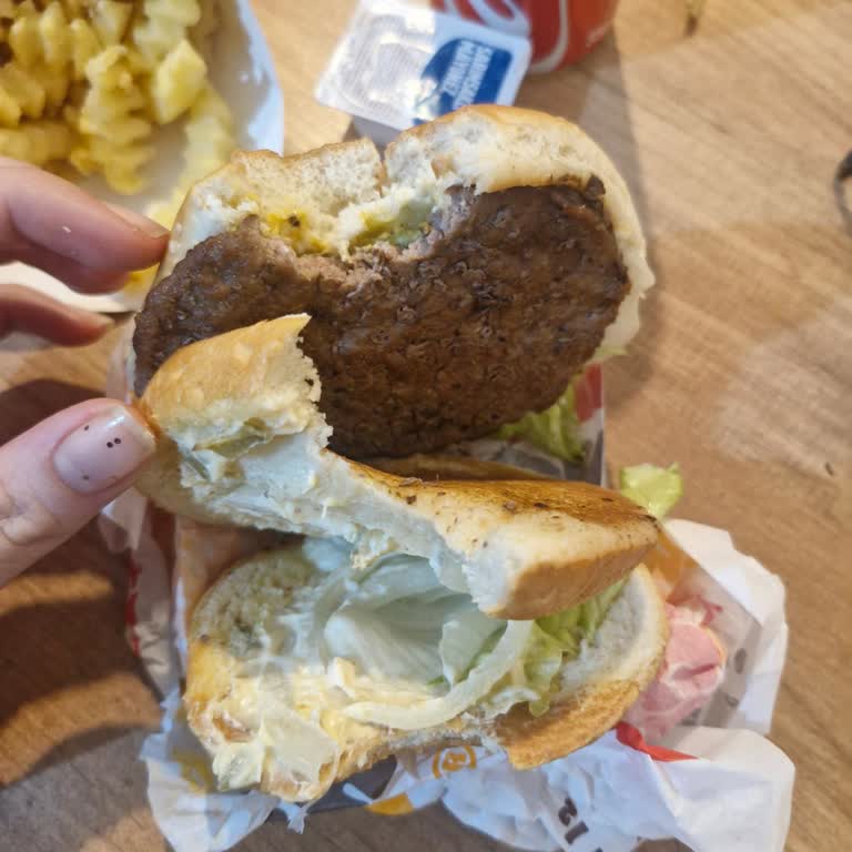 Alerjisi Olan Müşteriye Hardal İçeren Hamburger Ve Köftesiz Sipariş Şikayet