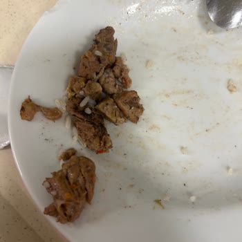 Pişmemiş Et Ve Adil Olmayan Yemek Dağıtımı