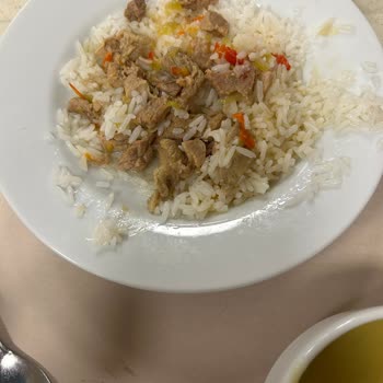 Pişmemiş Et Ve Adil Olmayan Yemek Dağıtımı