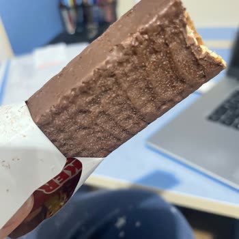 A101’de Satılan Ülker Çikolatalı Gofretlerde Beyaz Benek Ve Bozulma Şikayeti