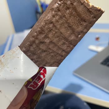 A101’de Satılan Ülker Çikolatalı Gofretlerde Beyaz Benek Ve Bozulma Şikayeti