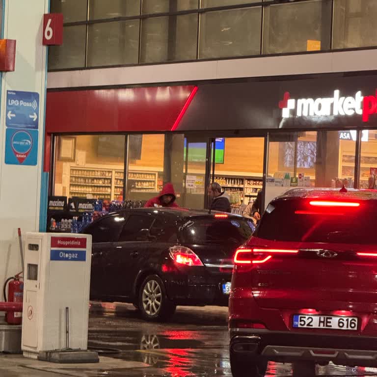 Müşterilerin Önünde Çalışanlar Arası Yüksek Sesli Azarlama