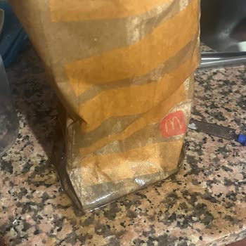 Yemeksepeti Yanlış Gelen Sipariş Ve Dökülen Kola İçin Tam İade Talebi