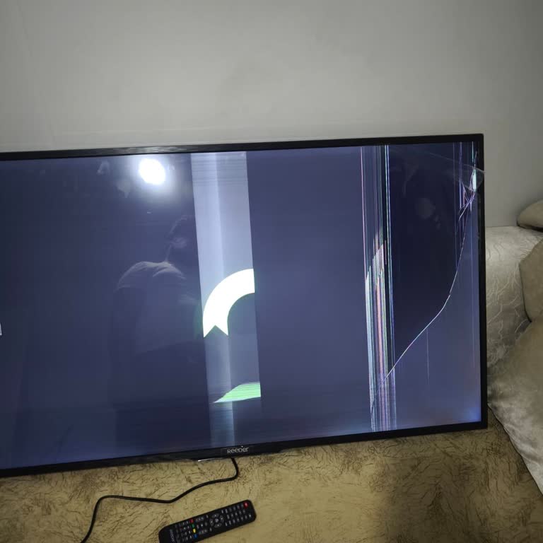 Reeder Teslim Edilen TV Kırık Çıktı, Mağaza Değişim ve İade Reddetti