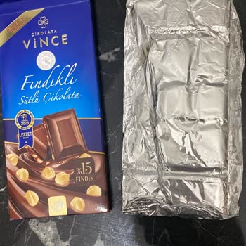 Vince Fındıklı Sütlü Çikolata Bozulmuş Ve Erimiş Olması Hijyen Endişesi Yaratıyor