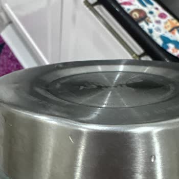 Hepsiburada'dan Gelen Stanley Termosun Çizik Ve Yamuk Alt Kısmı