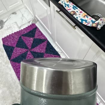 Hepsiburada'dan Gelen Stanley Termosun Çizik Ve Yamuk Alt Kısmı