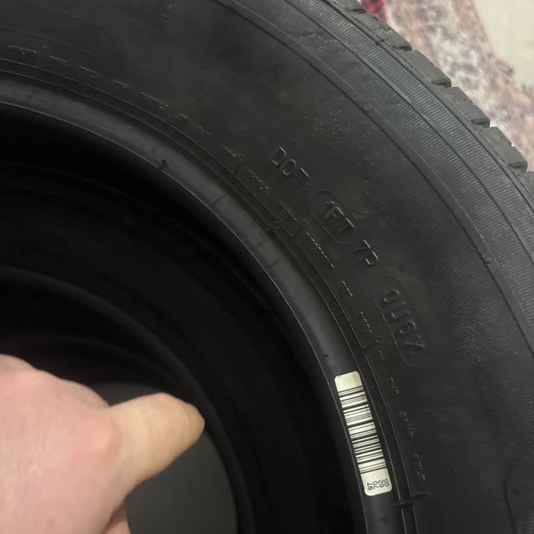 Yeni Michelin Lastiklerde Kırık Ve Çatlak, Bayi Değişimi Reddetti