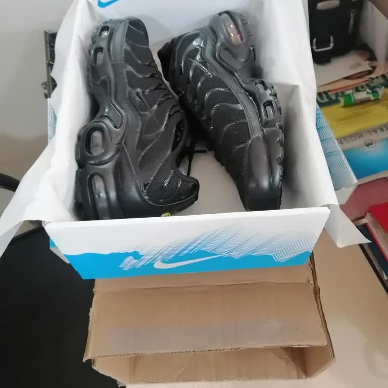 Sneaksnet.com'dan Eksik Nike Pegasus Goretex Ayakkabı Ve Cevapsız İletişim