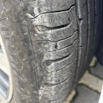 Fabrika Çıkışlı Continental Lastiğin 17.000 Km’de Parçalanması Ve Ücretsiz Değişim Talebi