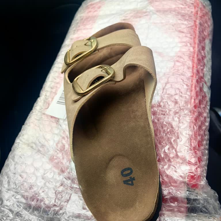 Siparişte Cam Ürün Yerine Terlik Gönderildi, Çözüm İstiyorum