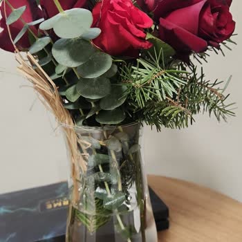 Çiçek Sepeti Canlı Güller Yanık Ve Yıpranmış!