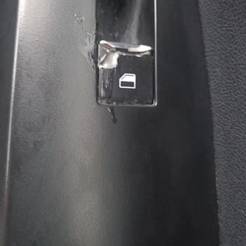 Ford Focus İç Malzeme Kalitesizliği: Cam Düğmeleri Kırılıyor, Yedek Parça Yok