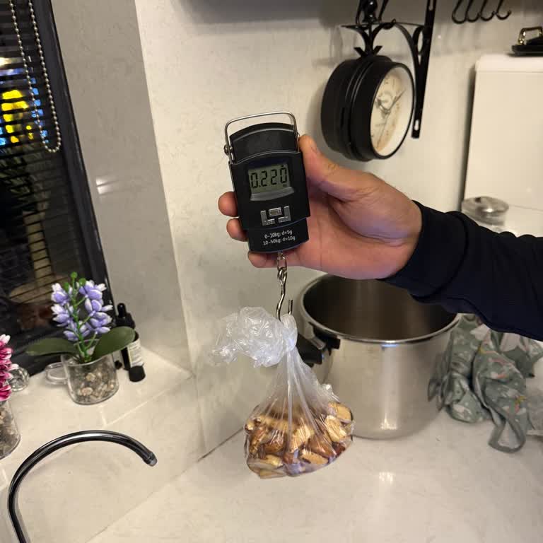 Nakkaşoğlu Kuruyemiş Satıcı 500g Dedi 250g Verdi: Gramaj Eksikliği Ve Oyalayıcı Davranış!