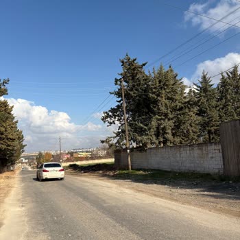 Gaziantep Şahinbey'de Bozuk Işıksız Yol Nedeniyle 4000 TL'lik Lastik Zararım Ve Otomatik Cevaplar