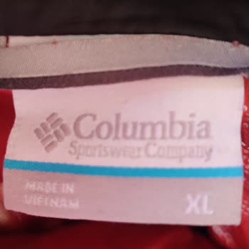 Ayıplı Mont İçin Yarı İade Teklifi Kabul Edilmiyor Ve Ücretsiz Renk Değişimi Talebi