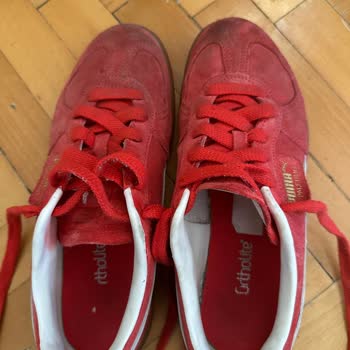 Sneaks Up Mağazasında Renk Solması Nedeniyle Ayıplı Puma Spor Ayakkabısı