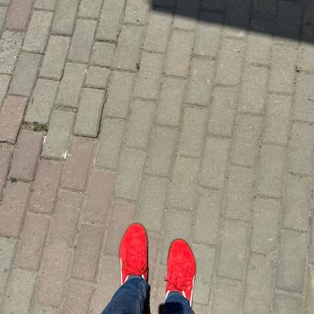 Sneaks Up Mağazasında Renk Solması Nedeniyle Ayıplı Puma Spor Ayakkabısı