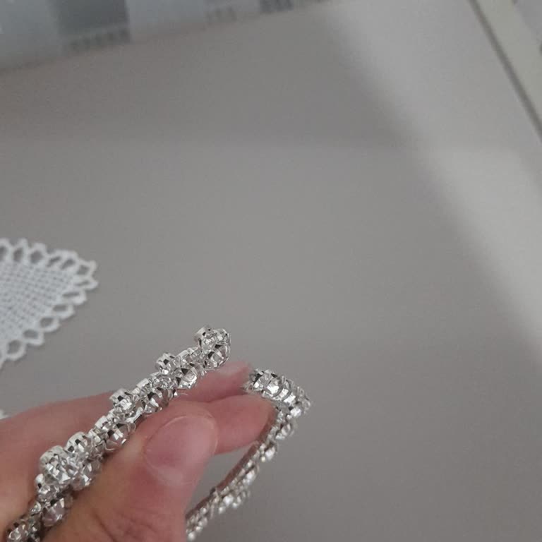 Mavi Elbisede Kemer Eksik Ve Kırık, Hızlı Değişim Talebi