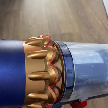 Dyson Gen5 Detect Batarya Ve Yatak Başlığındaki Soyulmaya Garanti Kapsamında Çözüm Talebi