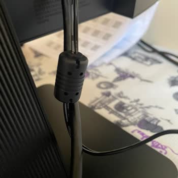 LG Monitörün Güç Kablosundaki Üretim Hatası Güvenlik Tehdidi