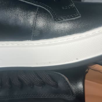 Yanıltıcı Görsel, Kusurlu Ayakkabı Ve Müşteri Hizmetleri İlgisizliği