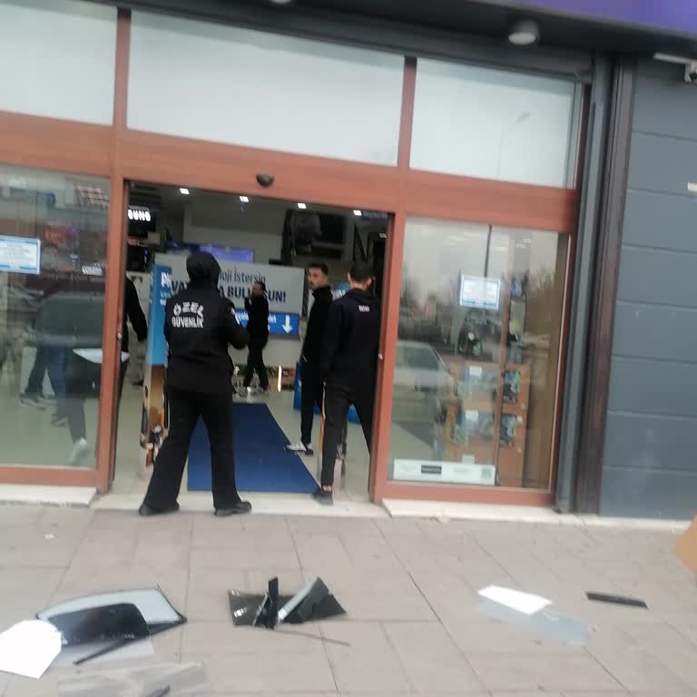 LG Monitör Ertesi Gün Arızalandı, Mağaza Değişim Reddi