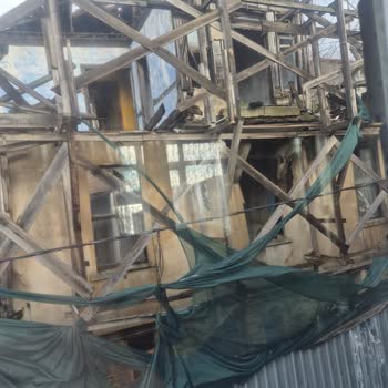 Sarıyer'de Çökme Tehlikesi Oluşturan Binaya Acil Yıkım Talebi