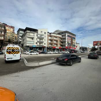 Plansız Kaldırım Düzenlemesi Trafiği Ve Yaya Geçişini Zorlaştırıyor