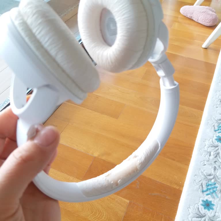 Kulaklık Deri Kısmı Çatlayıp Soyuldu Ücretsiz Tamir Ve Değişim Talebi