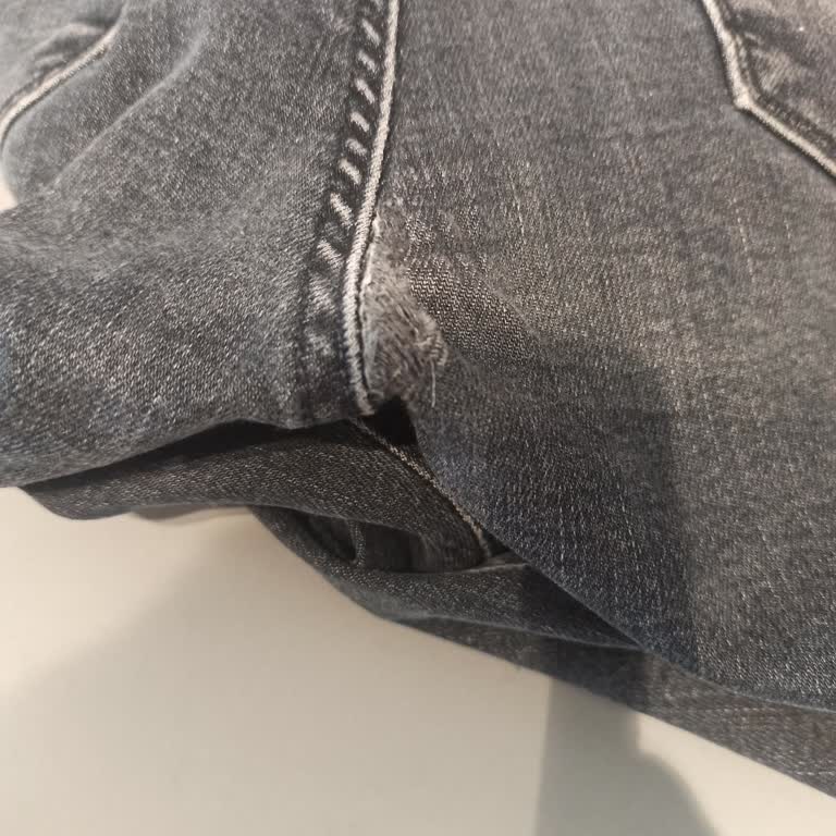 Kısa Sürede Yırtılan Pantolon İçin Değişim Reddedildi