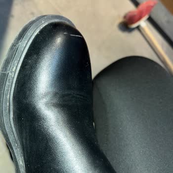 Çizme Hızlı Deforme Ve Mağaza İlgi Eksikliği