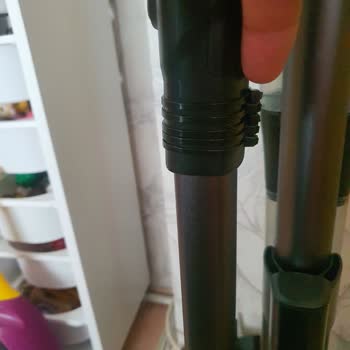 Philips 9000 Aqua Trio Dikey Süpürge Teleskobik Borusunun Plastik Parçası Çatladı