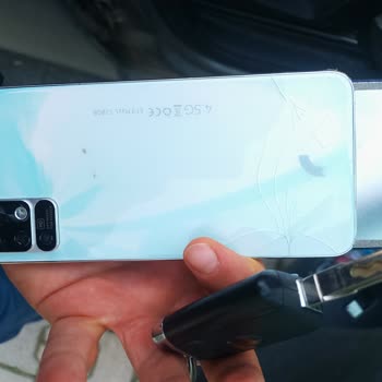 Reeder Garanti Kapsamında Ekran Koptu