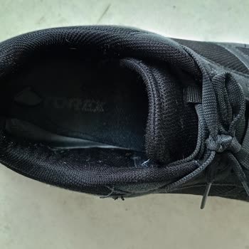 Torex Ayakkabılarının Tabanı Kısa Sürede Çatladı