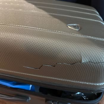 Türk Hava Yolları'ndan Kırık Valiz İçin Tazminat Ve Yeni Valiz Talebi