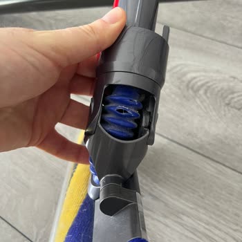 Dyson Garanti Dışı Kırılan Aparatı Ücretsiz Değiştirme Talebi Ve Yanıltıcı Reklam Şikayeti