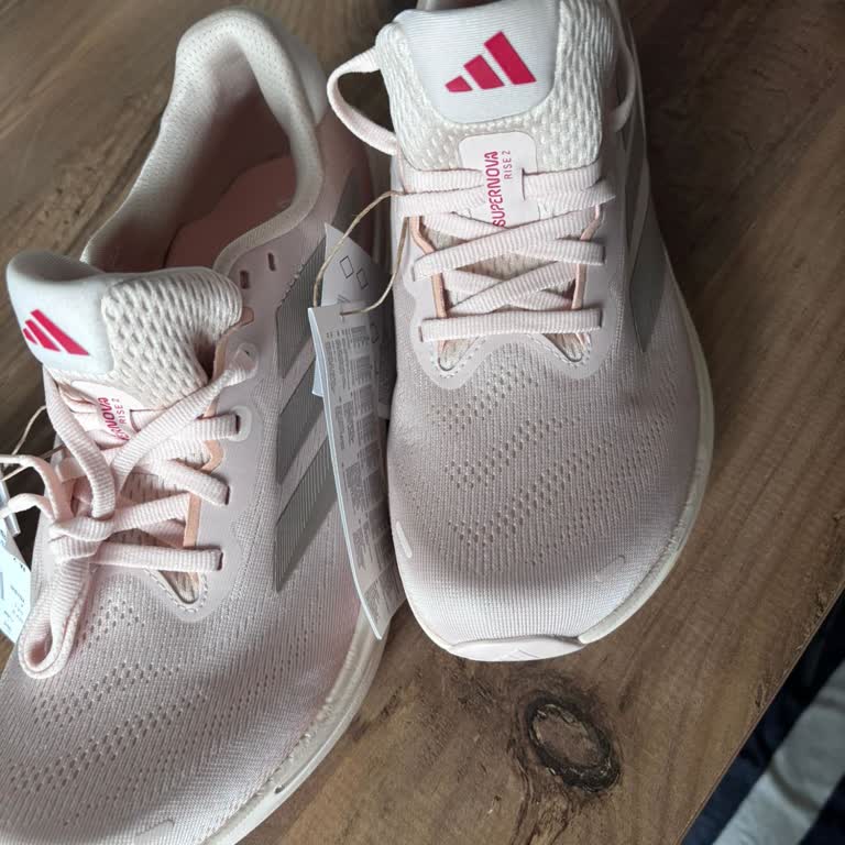 İki Sol Ayakkabı Gönderildi, Sağ Ayakkabı Eksik