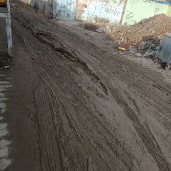 Silopi'de Kazı Sonrası Çamurlu Sokak Çocukların Okul Yolunu Tehlikeye Atıyor