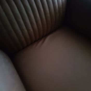 Kalitesiz Mobilya Ve Çözüm Sunamayan Mağaza